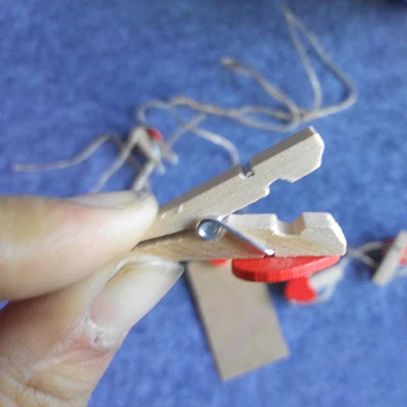 Bộ 20 Kẹp Gỗ Hình Trái Tim Đỏ Mini Giá Đỡ Kẹp Ảnh / Giấy / Quần Áo / Kẹp Ảnh