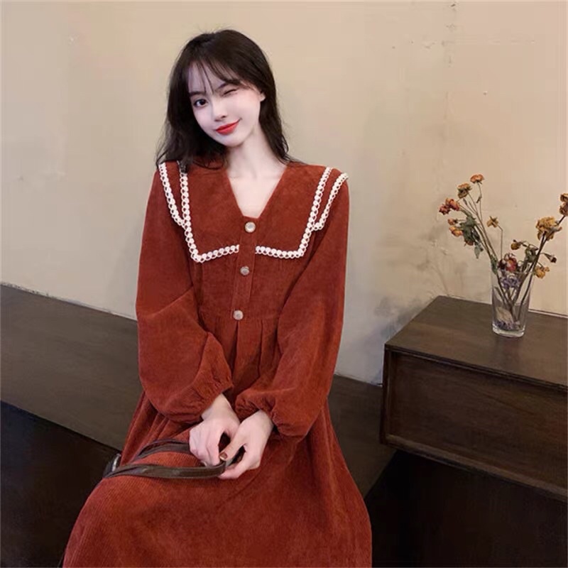 Đầm retro phong cách hoàng gia