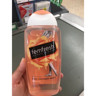 Dung dịch vệ sinh phụ nữ Femfresh UK