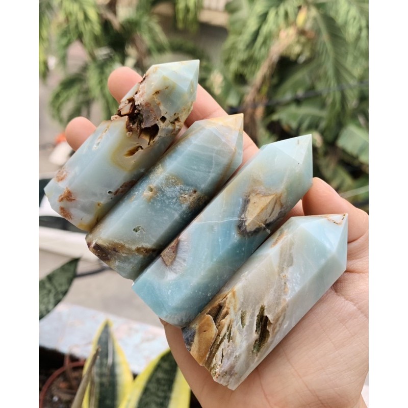 Trụ đá Blue caribeen calcite