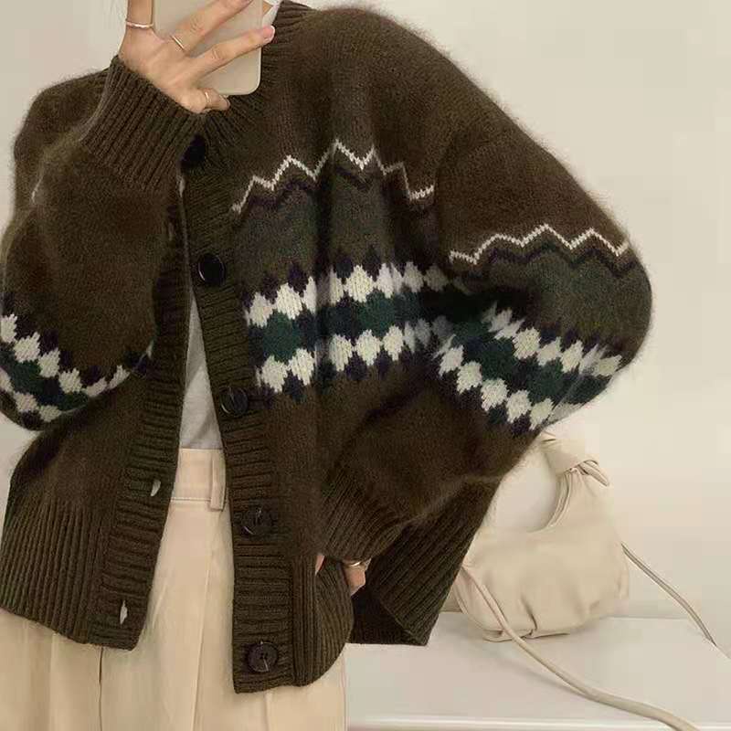 Áo khoác cardigan bằng vải lông cừu mềm mại kiểu dáng thời trang | BigBuy360 - bigbuy360.vn