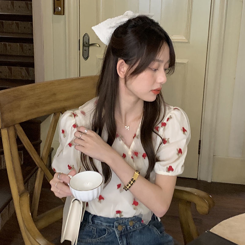 Áo Sơ Mi Voan Tay Phồng Cổ Chữ V Thêu Hoa Hồng Thời Trang Mùa Hè Cho Nữ