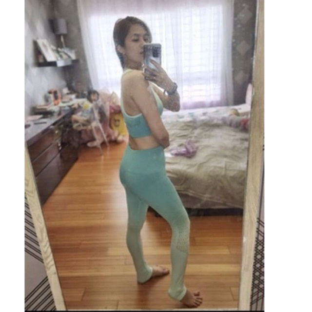 Bộ đồ tập gym , yoga loang màu xanh