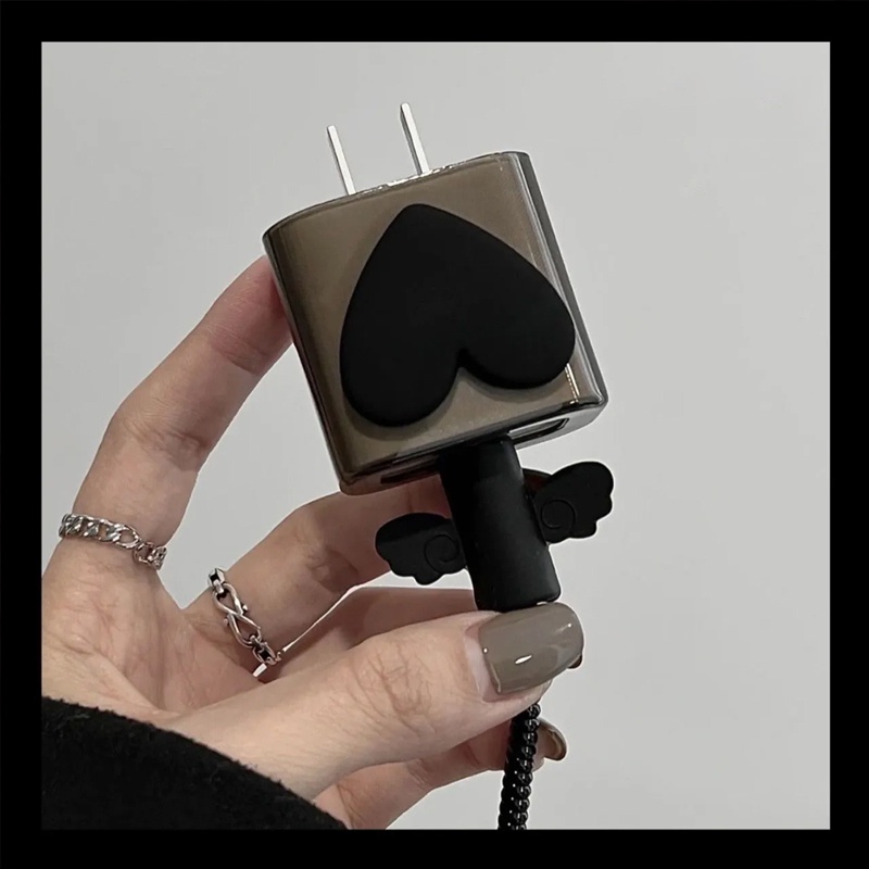 Vỏ Bọc Bảo Vệ Hộp Sạc Tai Nghe iPhone 18W 20W Màu Đen Bằng TPU Mềm