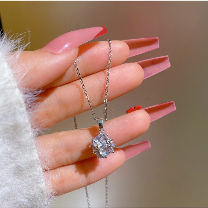 Dây Chuyền Titan Khối Lập Phương Đính Đá Nhân Tạo TT 4185