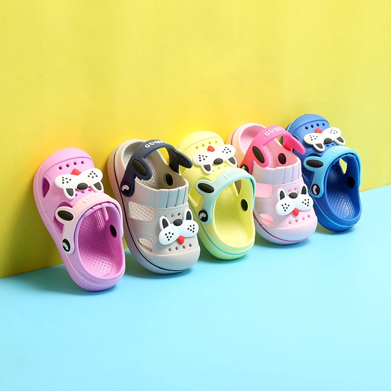 &lt;Ready Stock&gt; 1-4 Years Old Children's Slippers Summer Hole Shoes Non-slip EVA Sandals