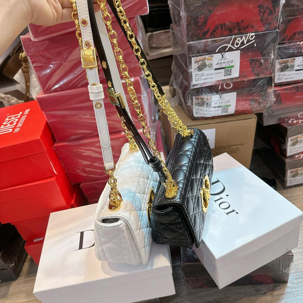 Túi đeo chéo CD sz 21cm kèm hộp cực xinh