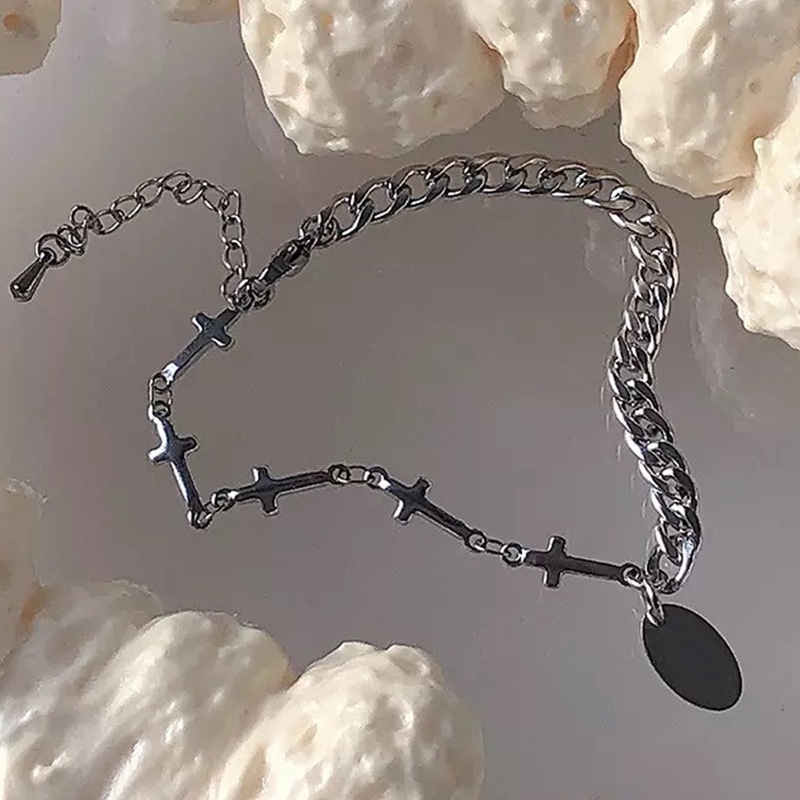 Vòng Tay Mặt Hình Trái Tim Phong Cách Hàn Quốc Cá Tính Cho Nữ