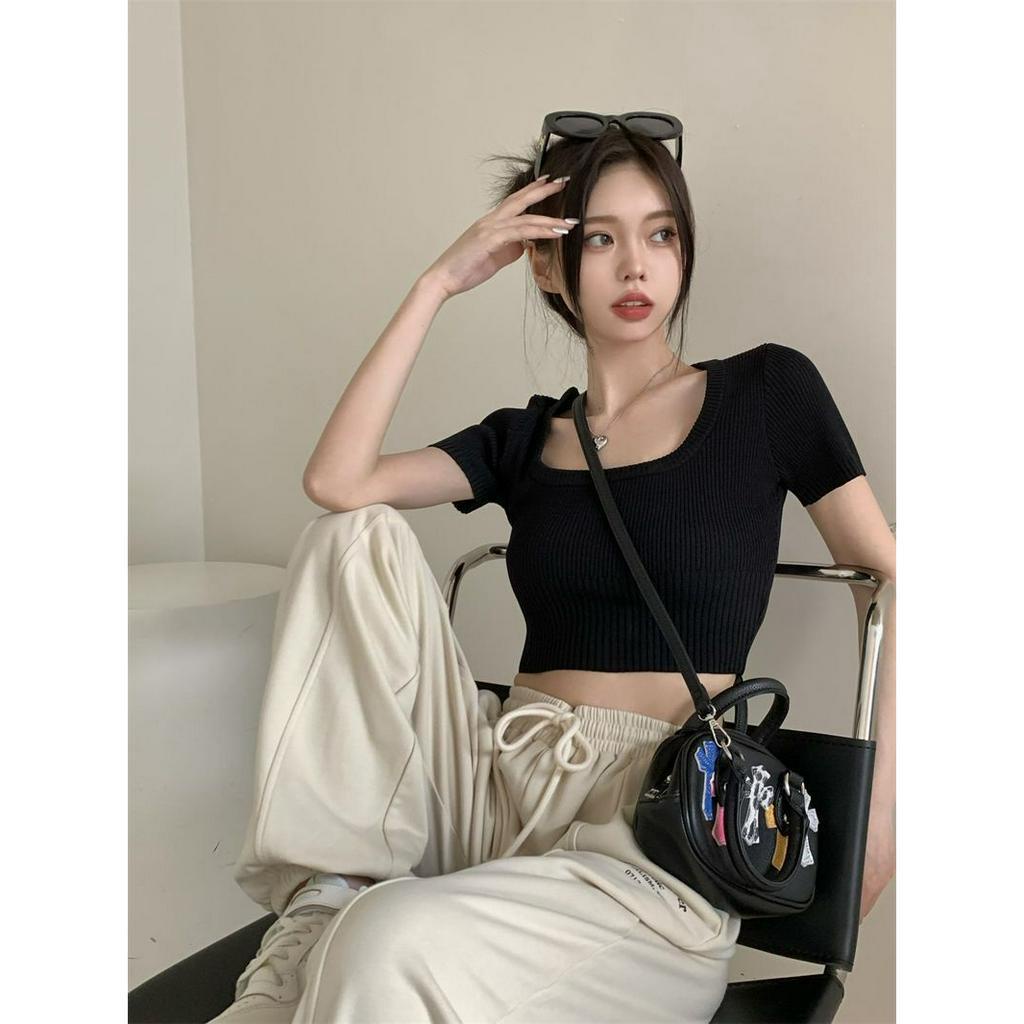 Áo Croptop Dệt Kim Tay Ngắn Cổ Vuông Dáng Ôm Thời Trang Quyến Rũ Cho Nữ