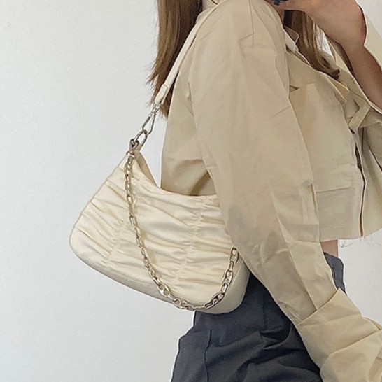 [Mã FASHIONCB264 giảm 10K đơn bất kỳ] Túi đeo vai hình vuông ngang xếp ly phối dây xích sành điệu cho nữ