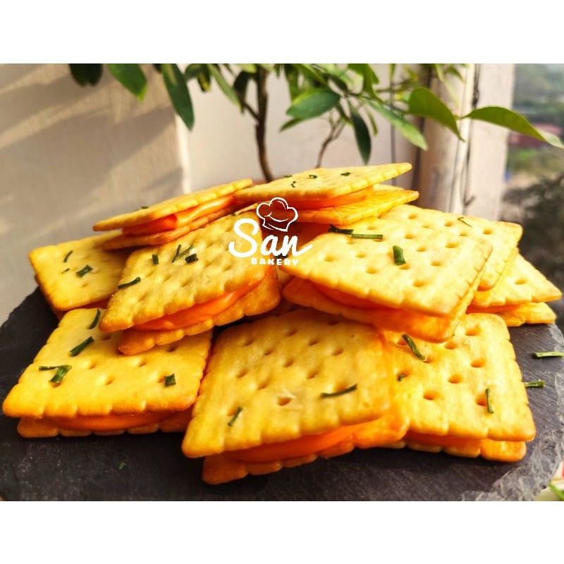 Bánh Hành Kẹp Phomai Đài Loan Homemade hộp 200g (15 chiếc) | BigBuy360 - bigbuy360.vn