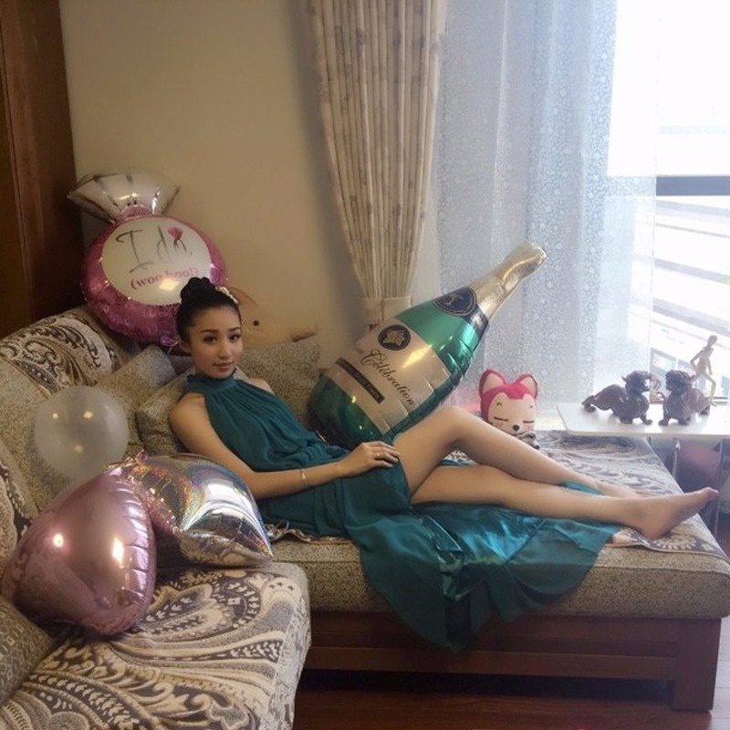 Bong Bóng Hình Chai Rượu Sâm Panh Lớn
