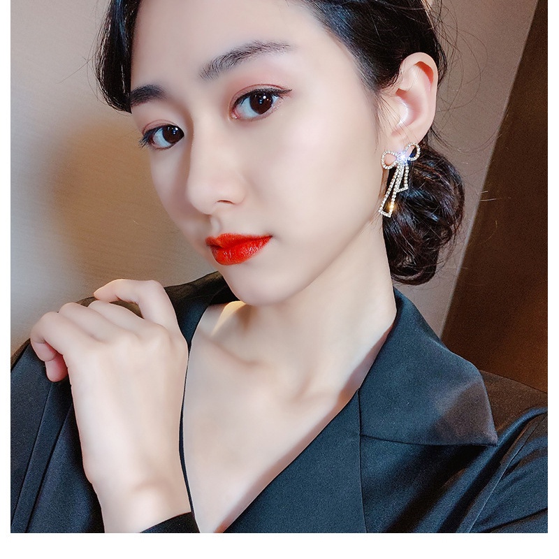 Bông Tai Hình Nơ Đính Kim Cương Giả Lấp Lánh