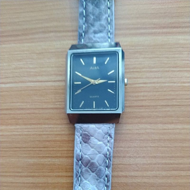Đồng hồ nữ hiệu ALBA