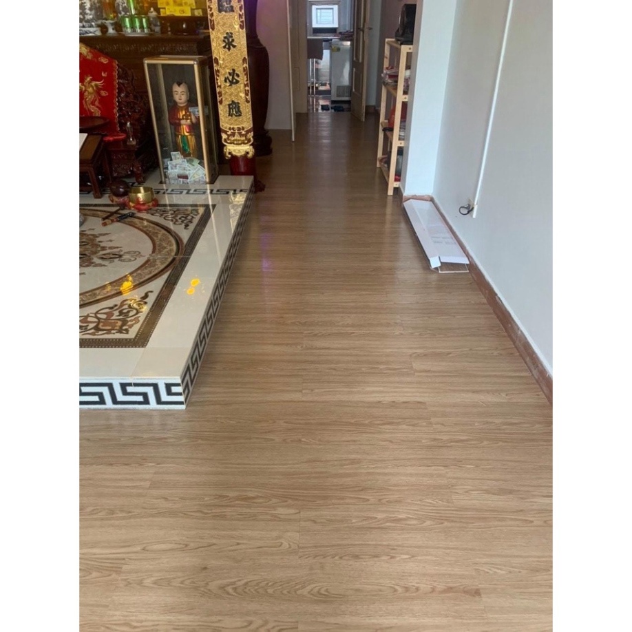 Sàn nhựa giả gỗ loại 1 có sẵn keo dán Vân sần, độ dày đủ 2mm MF375