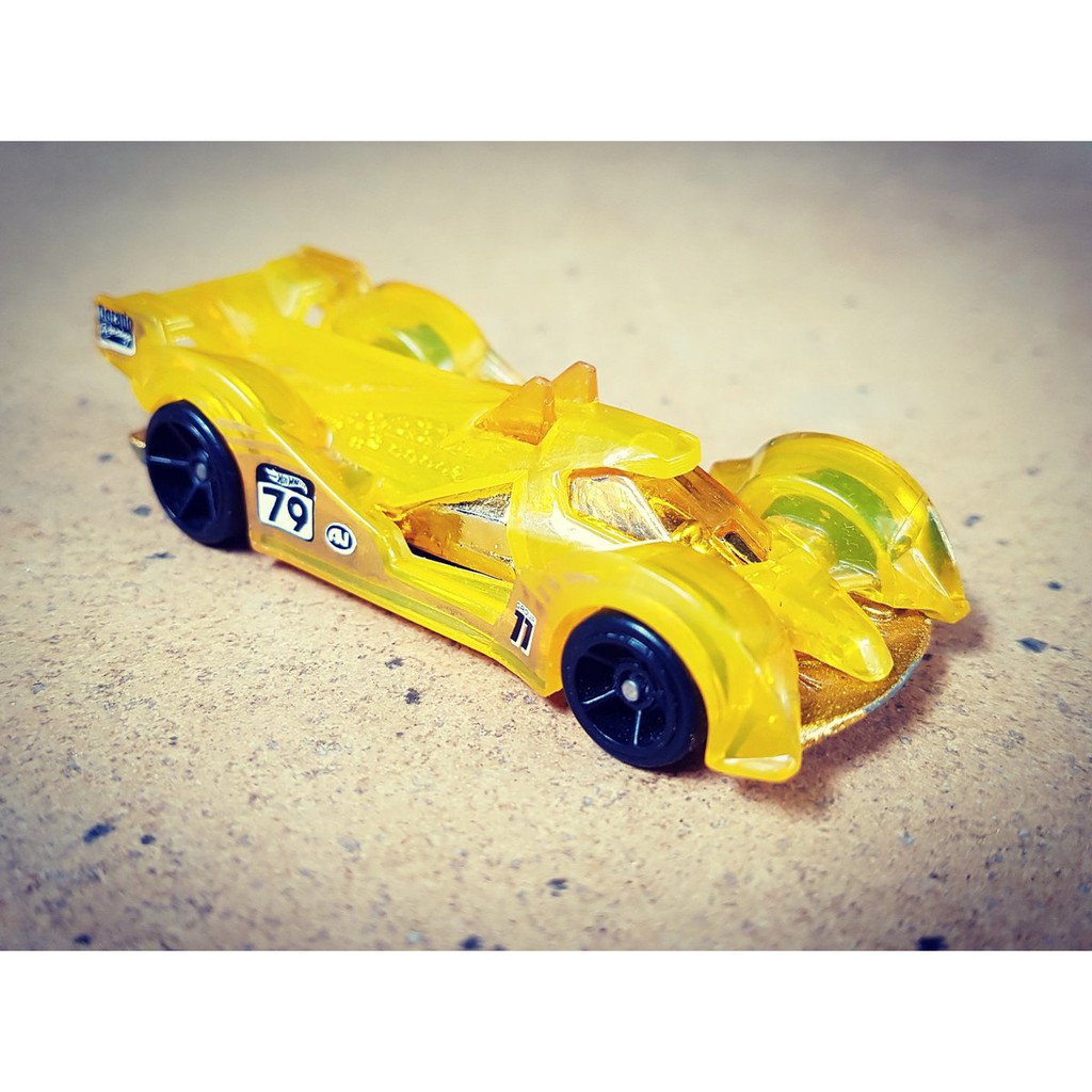 Đồ Chơi Mô Hình Xe HOTWHeel Golden Car T6
