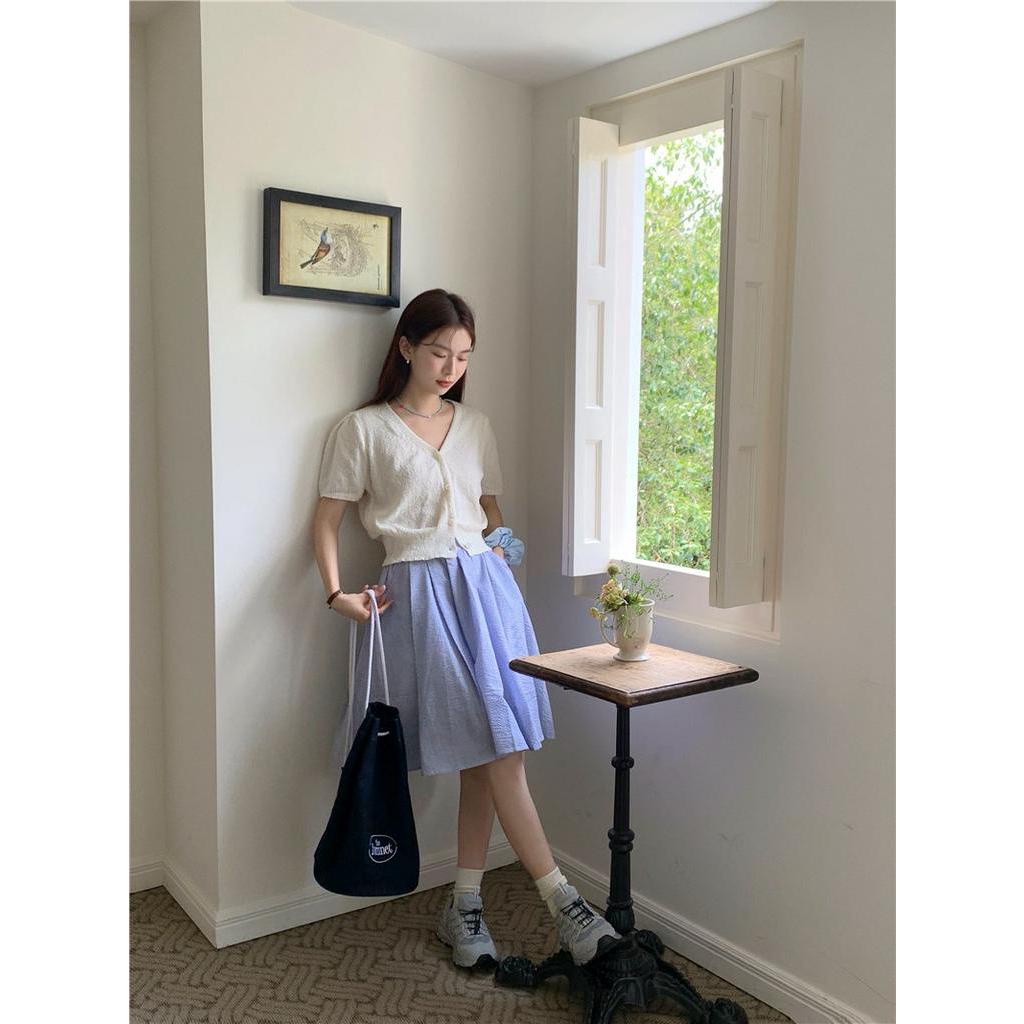 Bộ Áo Dệt Kim Mỏng Ngắn Tay Phối Chân Váy Xanh Dương Sành Điệu 65279