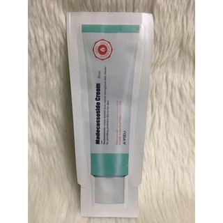 1 Gói Dùng Thử Kem Dưỡng Rau má A'pieu Madecassoside Cream