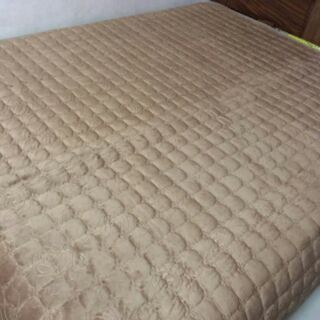 Thảm trải giường, sập