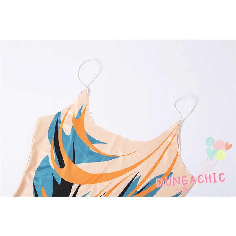 Đầm Hai Dây Hở Lưng Khoét Sâu Phong Cách Quyến Rũ