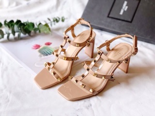 Giày sandal đinh tán gót nhập 7p