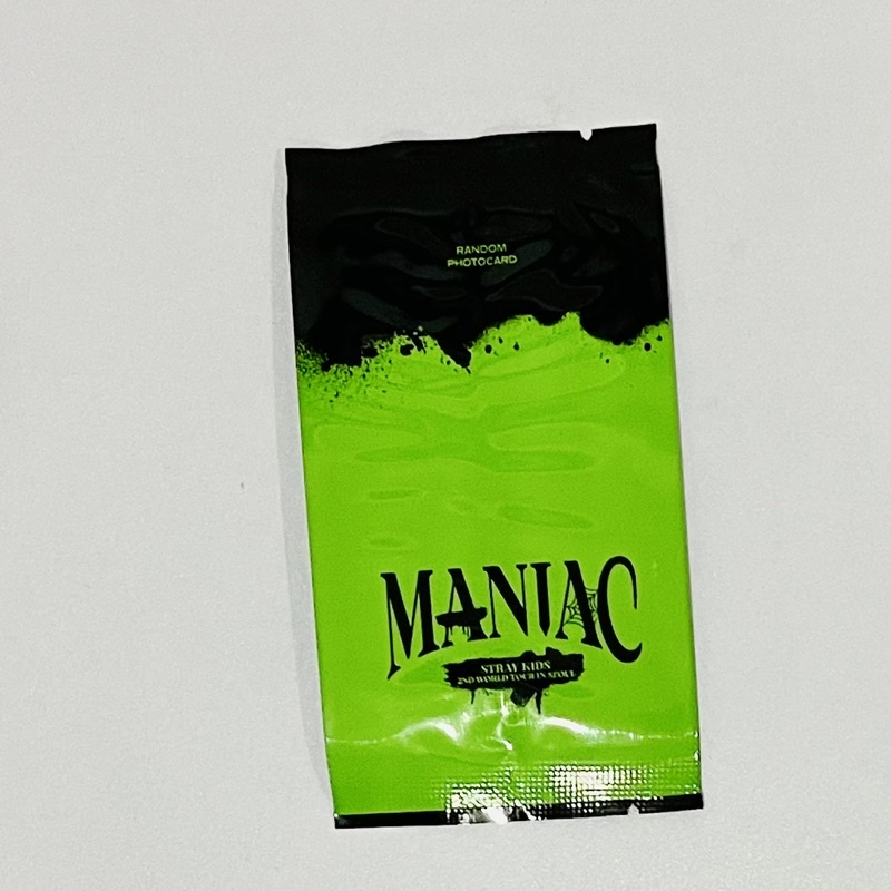 Thẻ bo góc random trong đợt world tour Maniac của Stray Kids