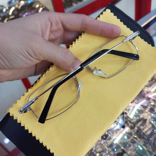 Kính Mắt Titan Siêu Dẻo Cầu Cong Chất Đẹp - Kính Mắt Tiến Thành