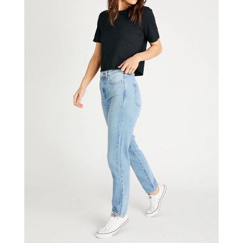 Quần Mom Jeans Nữ Lưng Cao Màu Xanh Sáng Wash Râu Mèo M-01B