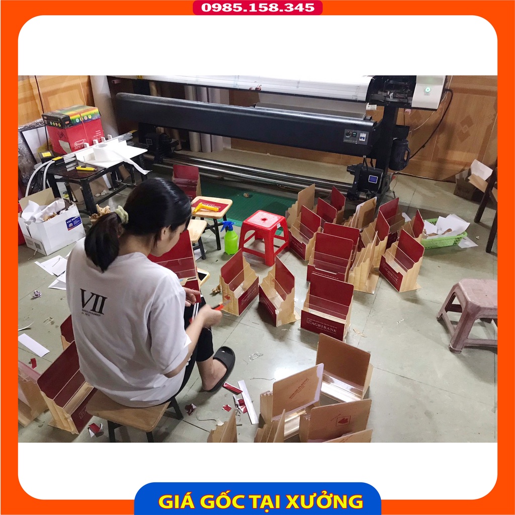 Khay mica 3 tầng  để bàn đựng tờ rơi A4, A5