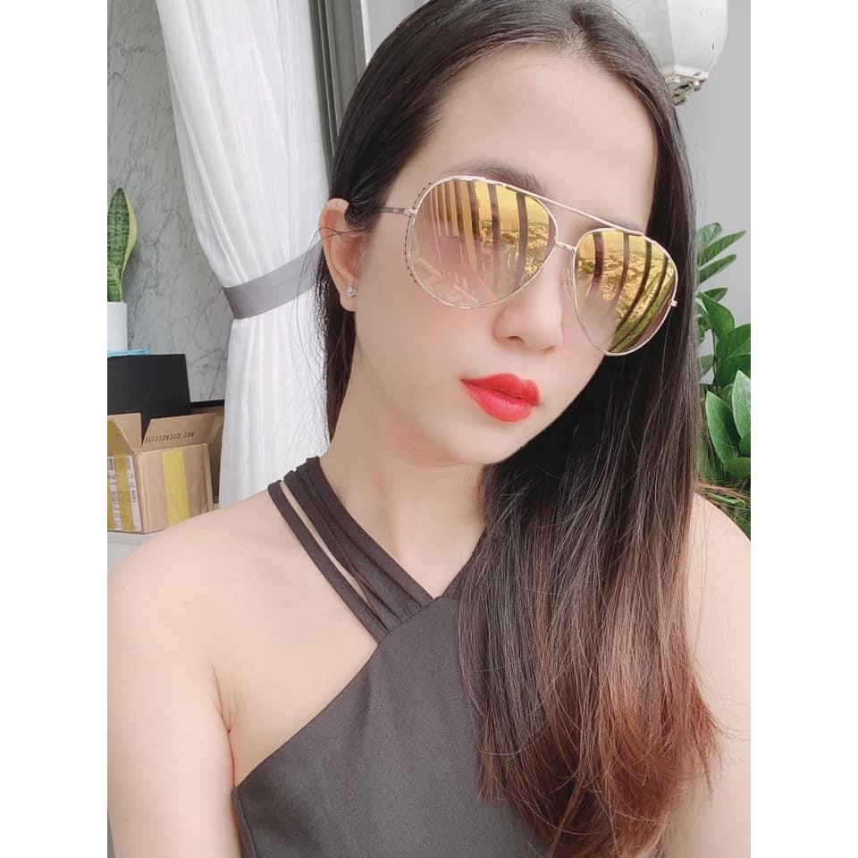 Kính mát nữ chính hãng Moschino MOS007S với mặt kính tráng gương ánh vàng nhẹ, dáng avator phù hợp nhiều khuôn mặt