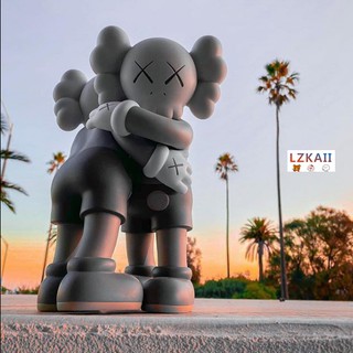 Mô Hình Đồ Chơi Nhân Vật Kaws Hug Together