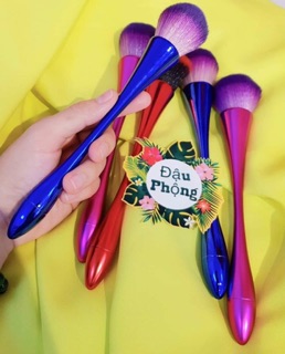 Cọ phủ phấn siêu sang chảnh