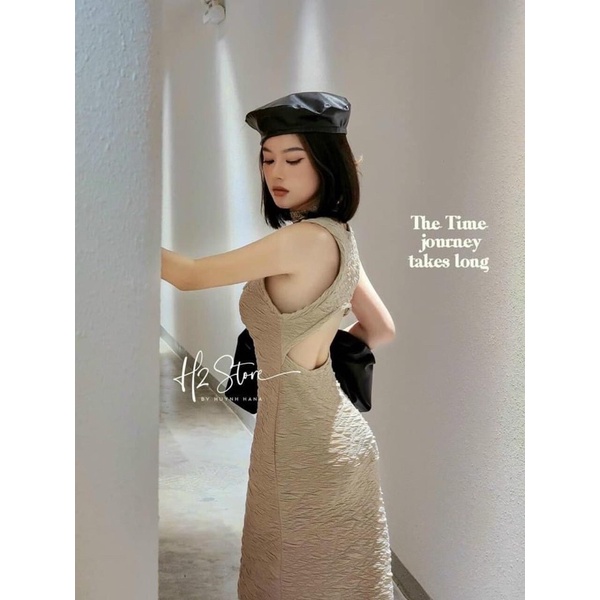 ĐẦM MIDI SÁT NÁCH CUT OUT LƯNG 2M