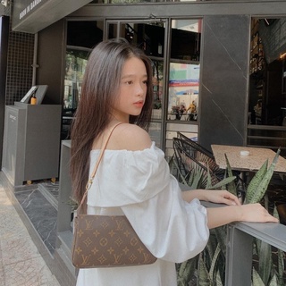 Túi kẹp nách L V nhỏ gọn mỏng nhẹ