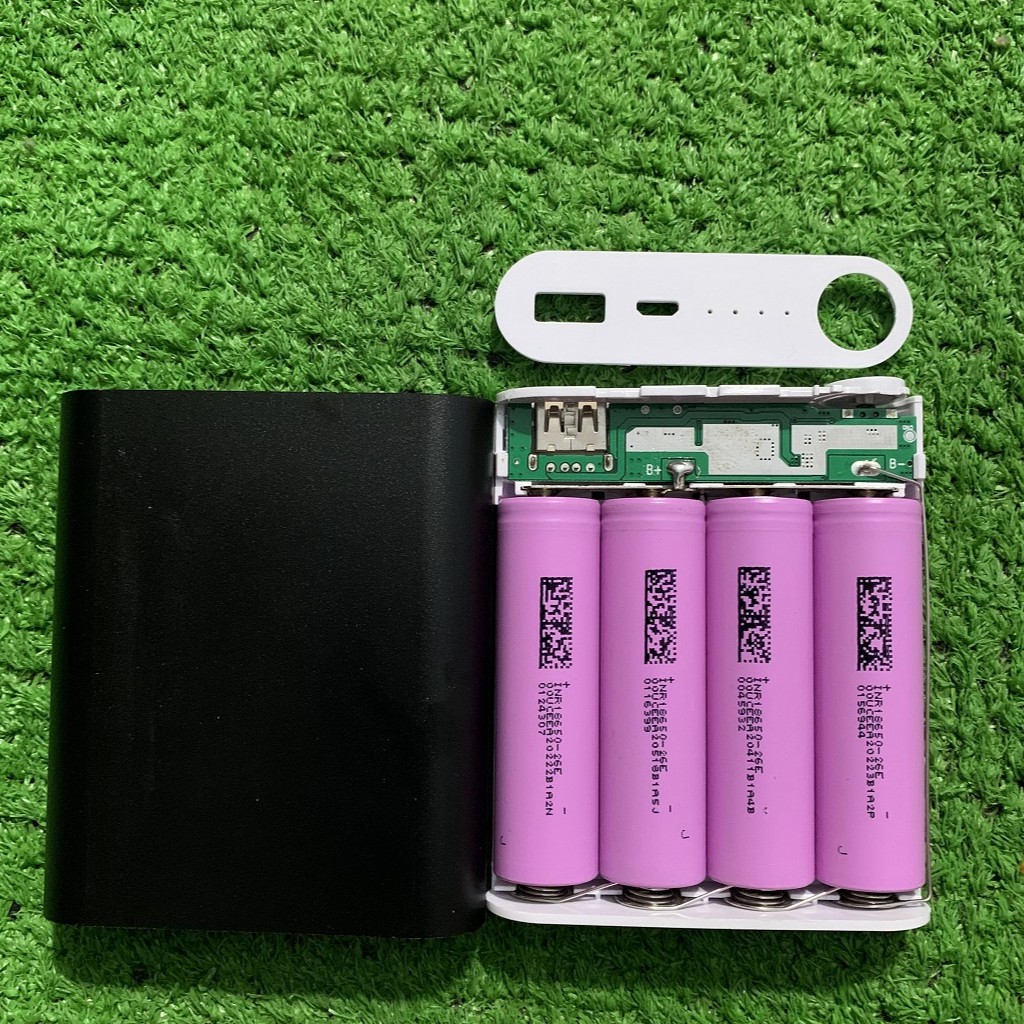 Box Sạc Dự Phòng 4 Cell 2A 18650 vỏ nhôm cao cấp+ 4 cell pin 18650 dung lượng 1500,2600 mAh mới 100% ( MÀU SẮC TỰ CHỌN)