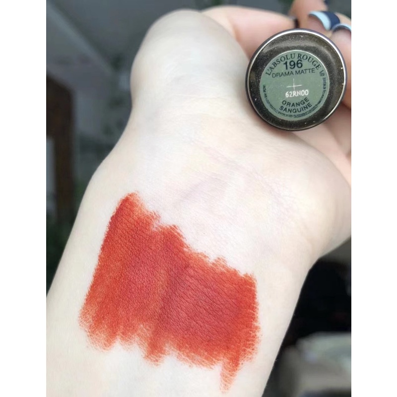 Son Dưỡng Môi Lancome 196 Màu Đen Cà Rốt Ống Trắng 1.6g