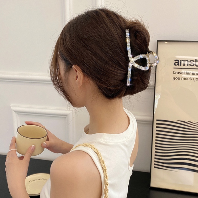 Kẹp Tóc Càng Cua Lớn Bằng Kim Loại Hình Hoa Đính Ngọc Trai Sang Trọng Thời Trang Chất Lượng Cao Cho Nữ