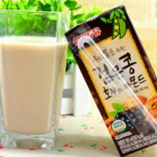 Nước đậu đen óc chó hạnh nhân 140ml (date thang 7/2020)