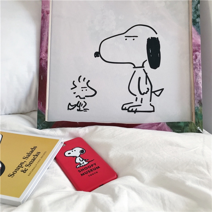 Giấy dán tường in hình Snoopy Charlie dễ thương trang trí phòng theo phong cách Nhật Hàn