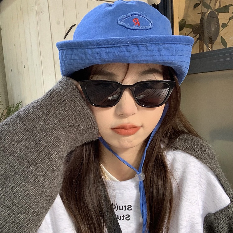 Mũ denim MG STUDIO thêu chữ R độc đáo