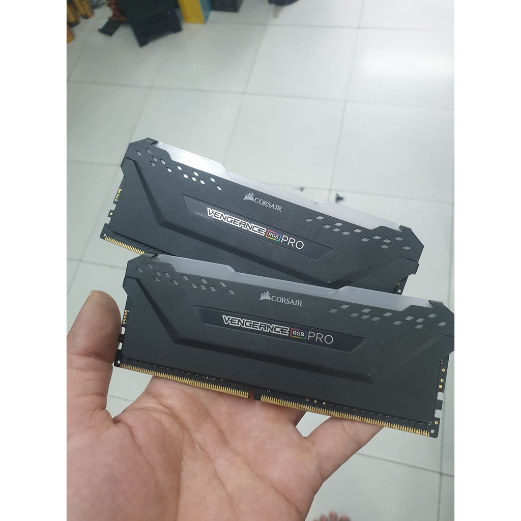 RAM COIRSAIR VENGEANCE RGB 16GB