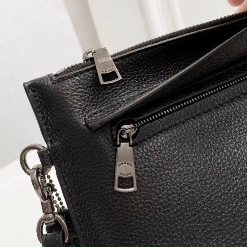 Clutch Coach da thật bền đẹp cho nam có móc xách