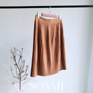 Chân Váy Xếp Ly Dài Màu Nâu SONMI Hàn Quốc Cao Cấp Dáng A Xòe Qua Gối Nhỏ Nhắn AIMÉE ETTE