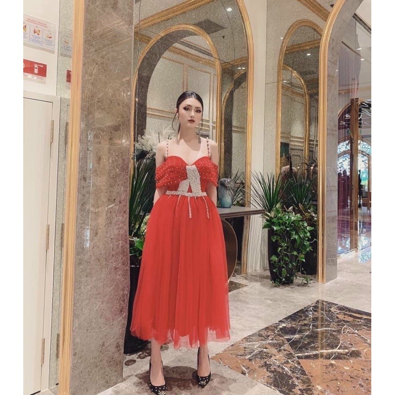 ĐẦM XOÈ RỚT VAI ĐÍNH CƯỜM