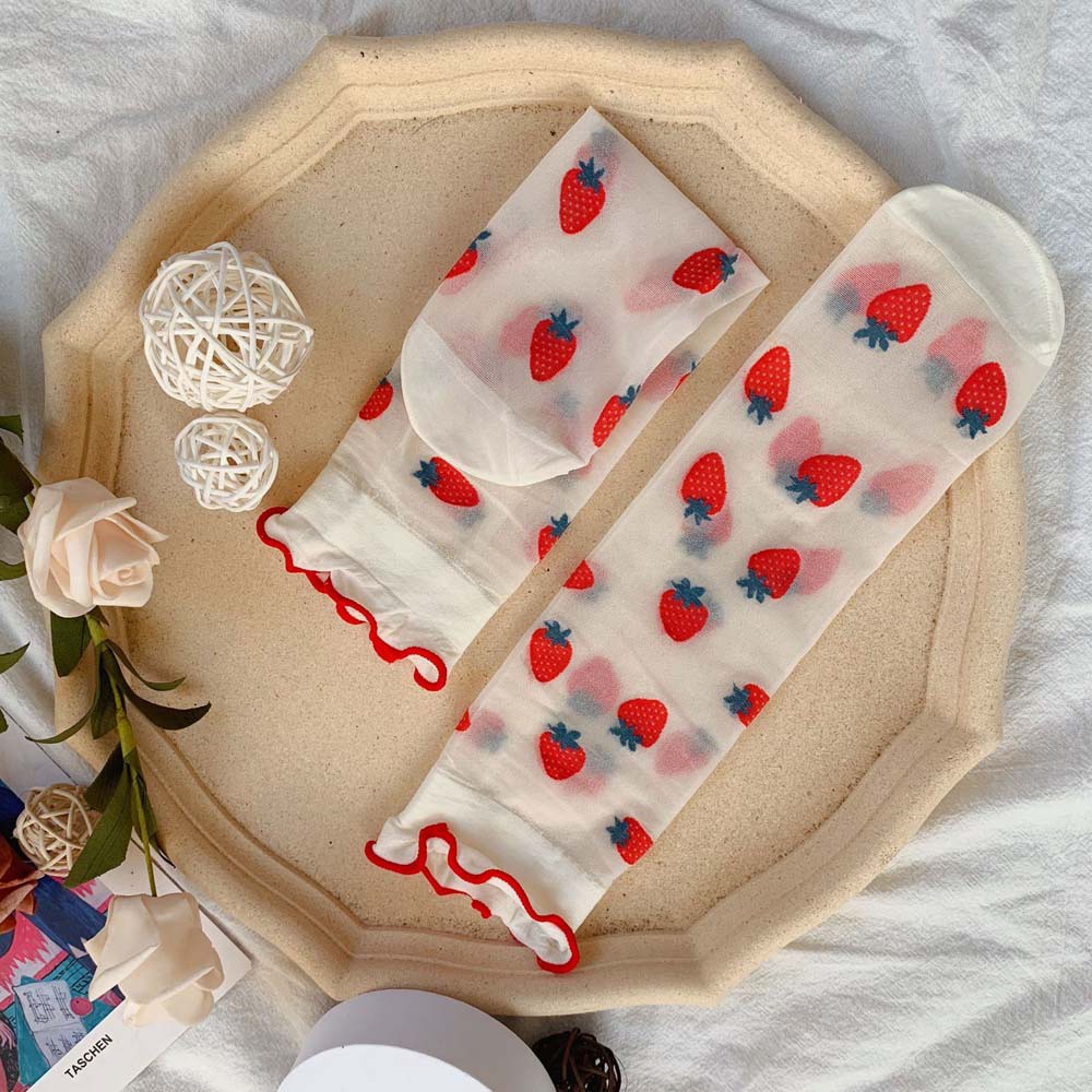 Đôi Vớ Thoáng Khí Họa Tiết Trái Dâu Dễ Thương Bắt Mắt Sành Điệu Hoạt Hình