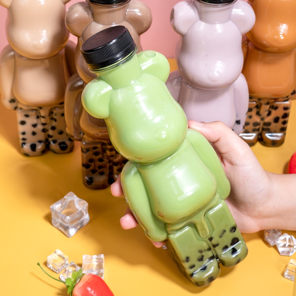 Chai gấu Bearbrick đựng trà sữa 500ml Bếp Chè Thái