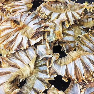 Combo Khô cá đuối + Chỉ vàng + Bánh xoài khách đặt