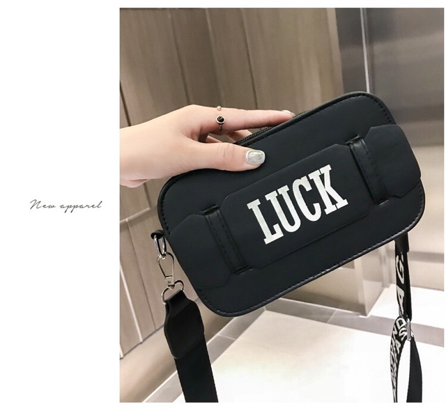 Túi đeo chéo luck