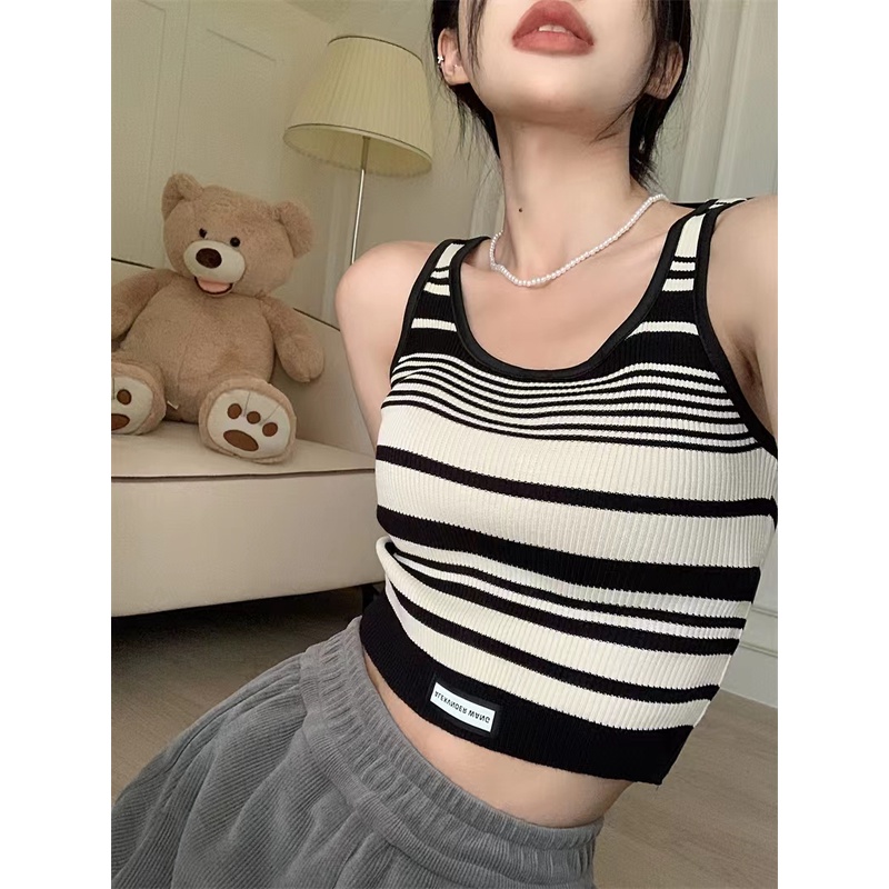 QKOOLE  Áo Croptop Hai Dây Họa Tiết Kẻ Sọc Phong Cách Hàn Quốc Quyến Rũ Cho Nữ