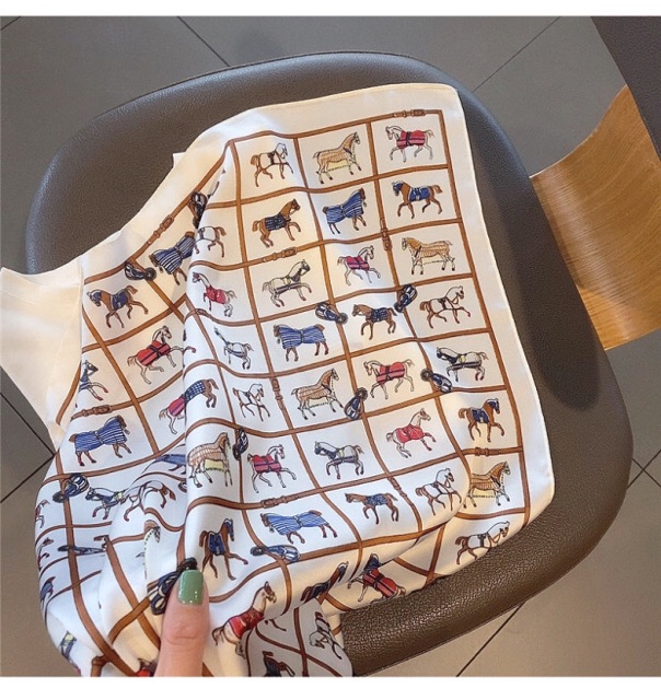 Khăn turban lụa vuông size 70x70cm Hình con ngựa - Maben